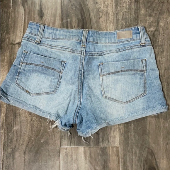 Shorts - Picture 2 of 3